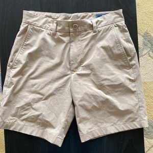 men's vineyard vines performance breaker khaki hybrid shorts